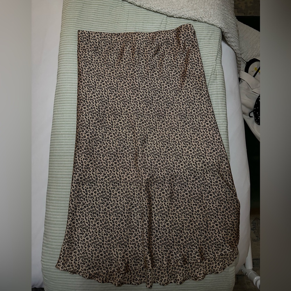 silky cheetah / leopard skirt!